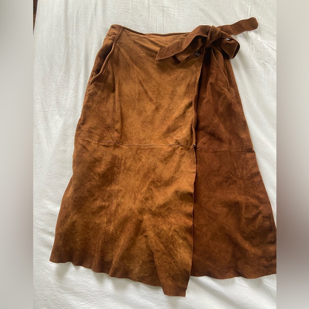 100% leather wrap skirt. Midi length. Sz 0